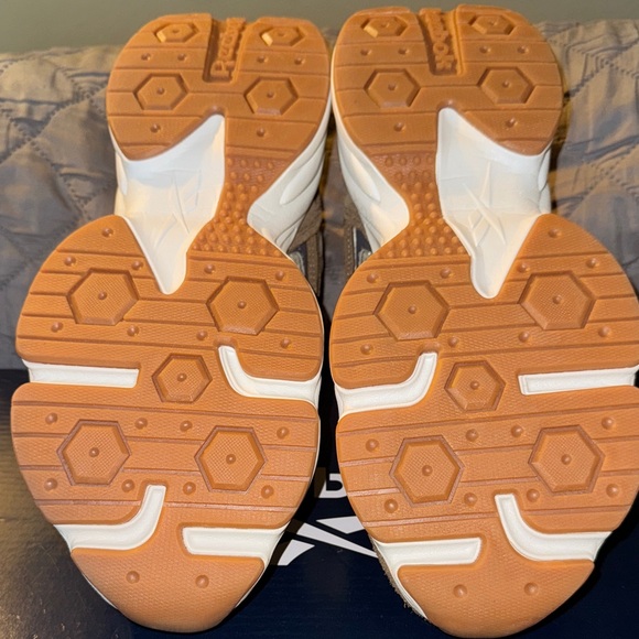 Reebok Athletic Shoes - Brown, Yellow, White - Picture 5 of 5